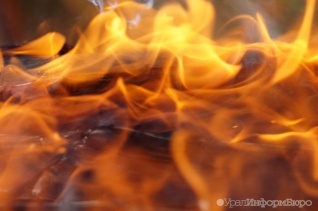 В центре Челябинска сгорели 3 иномарки