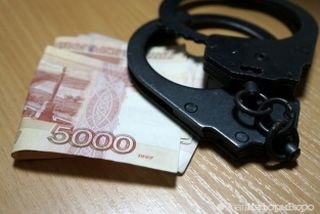 В Екатеринбурге задержали полицейского за вымогательство 1,5 миллиона рублей