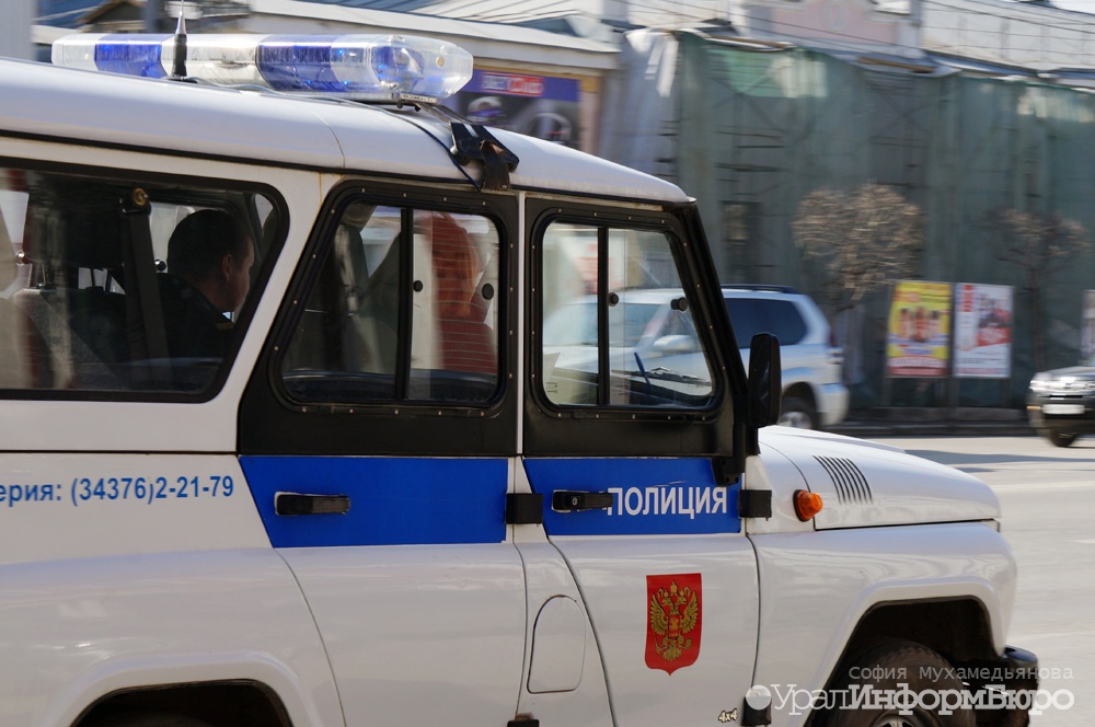 Участники фестиваля красок в Челябинске напали на полицию