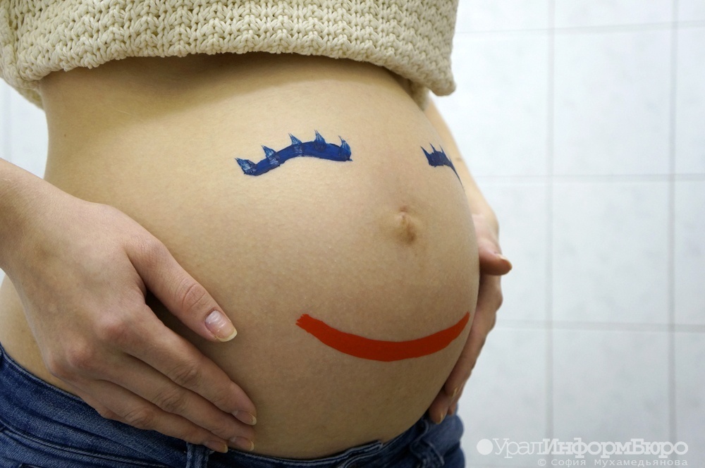 Непривитых беременных женщин предупредили о риске родить раньше срока