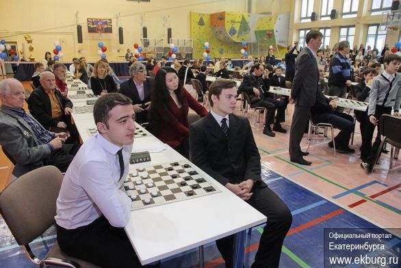 В Екатеринбурге стартовал чемпионат по русским шашкам