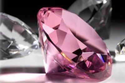 Швейцарское хранилище обвинили в пропаже бриллианта в 50 каратов