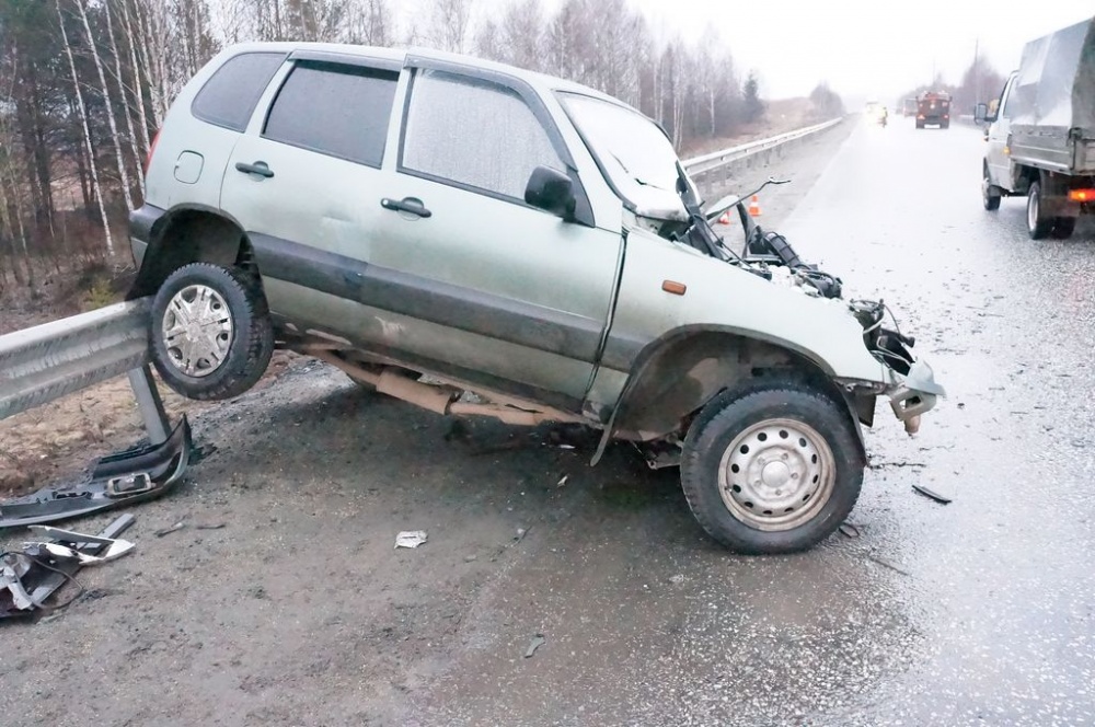 На трассе Екатеринбург - Серов уснувший водитель угробил двоих человек