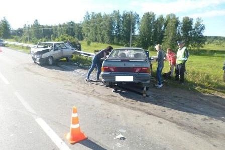 В ДТП на Среднем Урале пострадали 6 человек