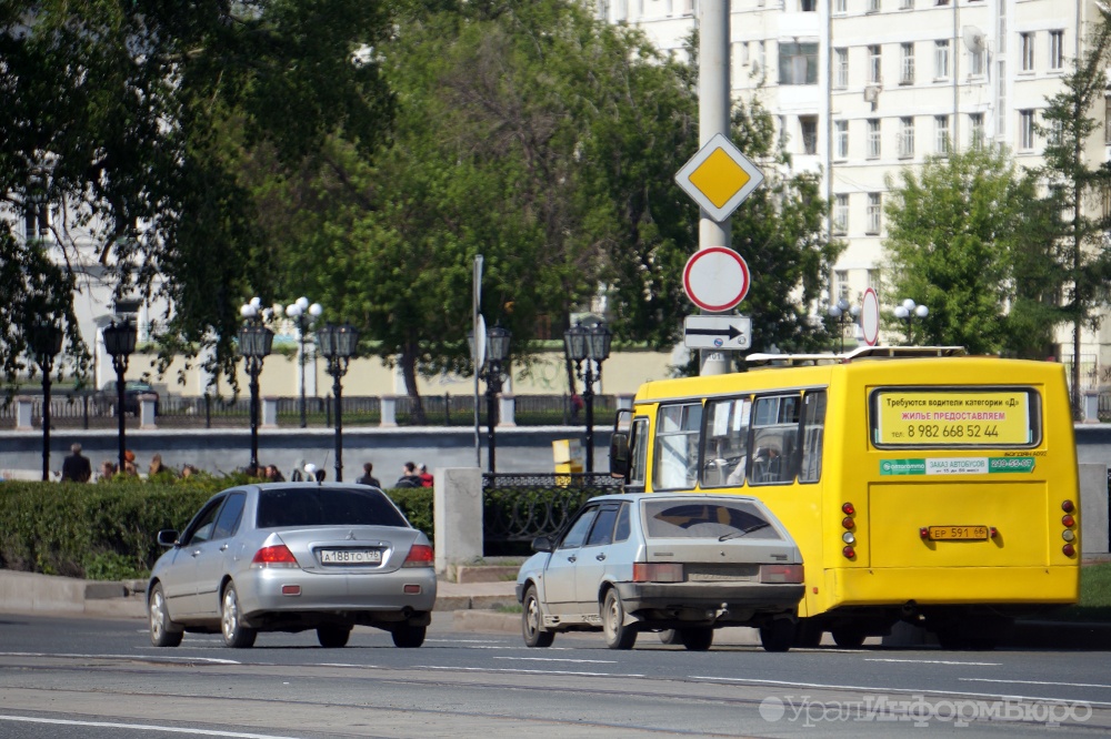 По Екатеринбургу продолжают курсировать смертельно опасные автобусы