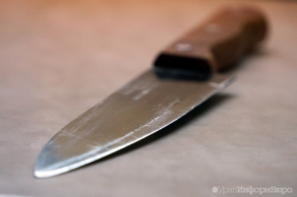 В Магнитогорске воспитанница детдома пырнула отчима ножом