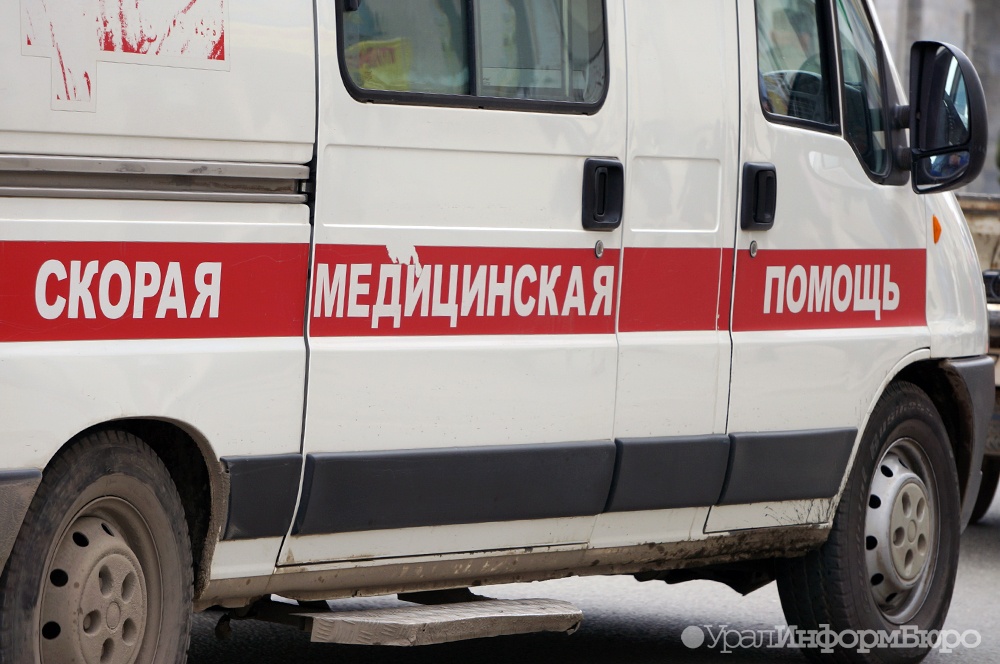 В лобовом ДТП на Среднем Урале пострадали 6 человек