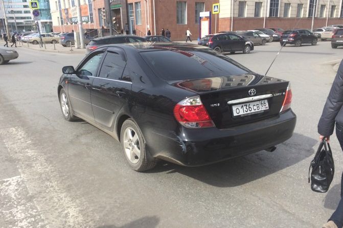 Правительственную иномарку поймали на нарушении в Екатеринбурге