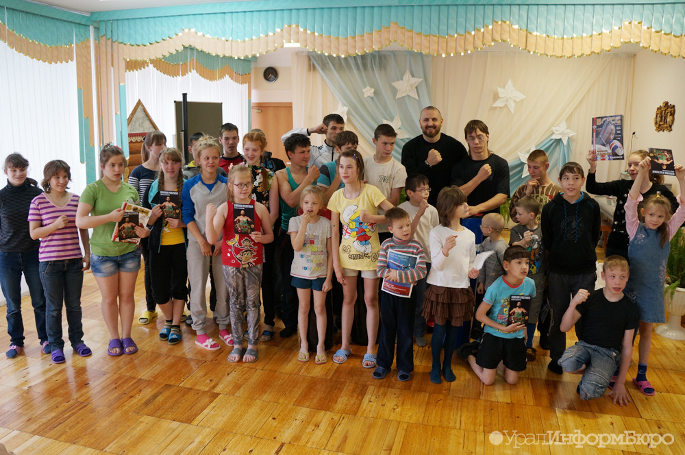 Самая большая семья Орджоникидзевского района получила подарки