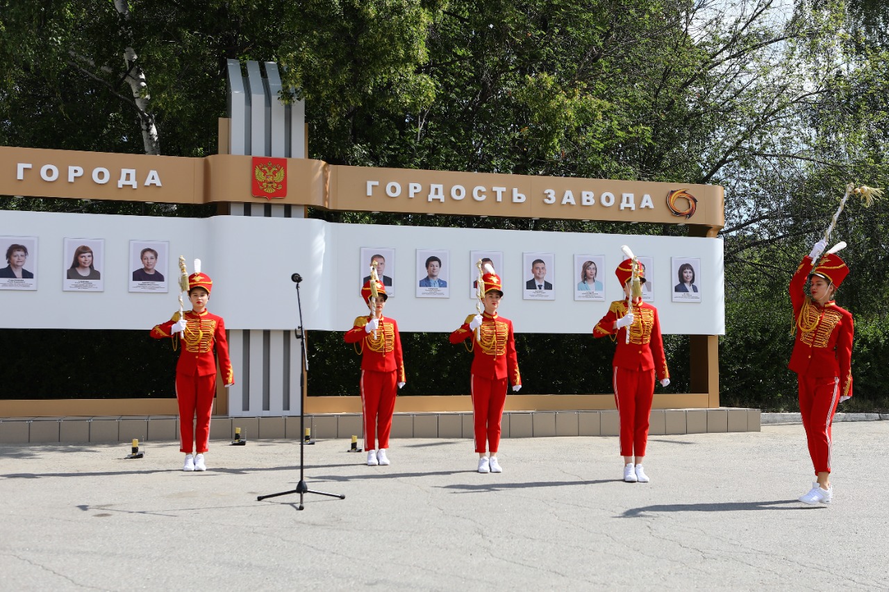 В Верхнюю Пышму и Кировград вернулись общегородские Доски Почета