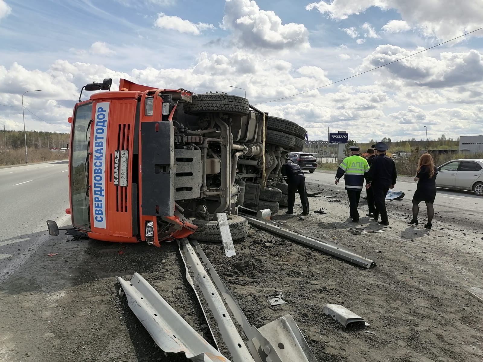 Трое дорожных рабочих погибли после ДТП на Новомосковском тракте