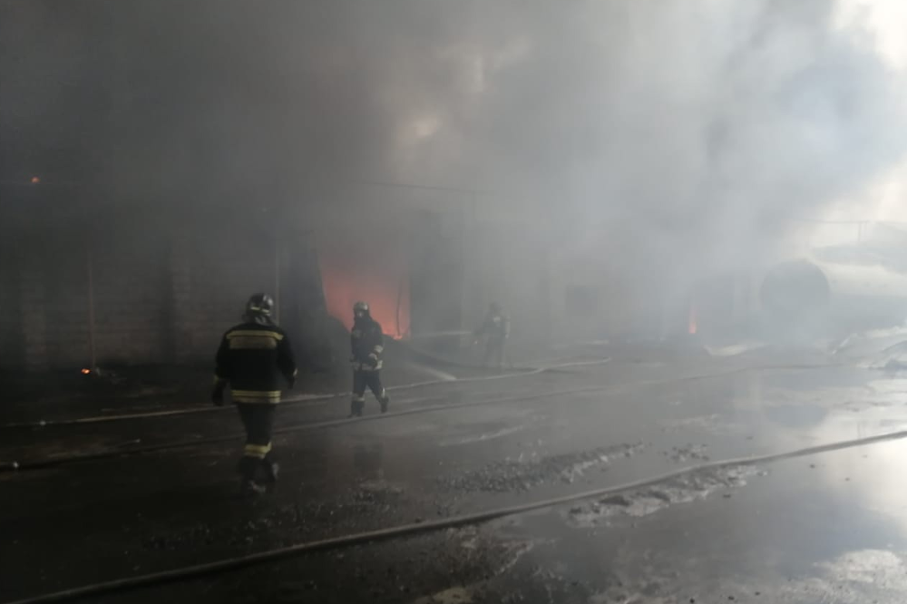 Крупный пожар в Невьянске – на хлебокомбинате вспыхнуло масло