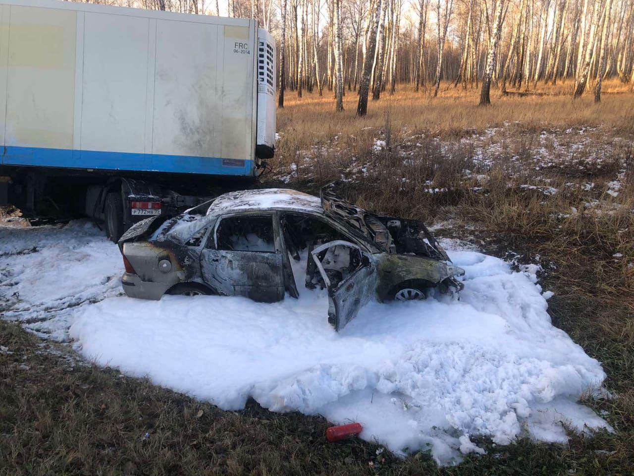 Жуткое ДТП с фурой в Тюменской области – одна из машин сгорела