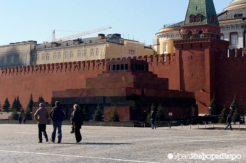 Драпировка мавзолея во время парада победы фото