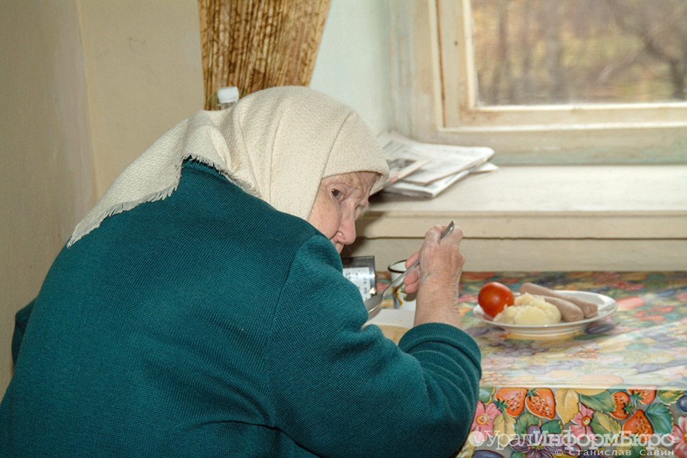 Пенсия курганской пенсионерки выросла на рубль