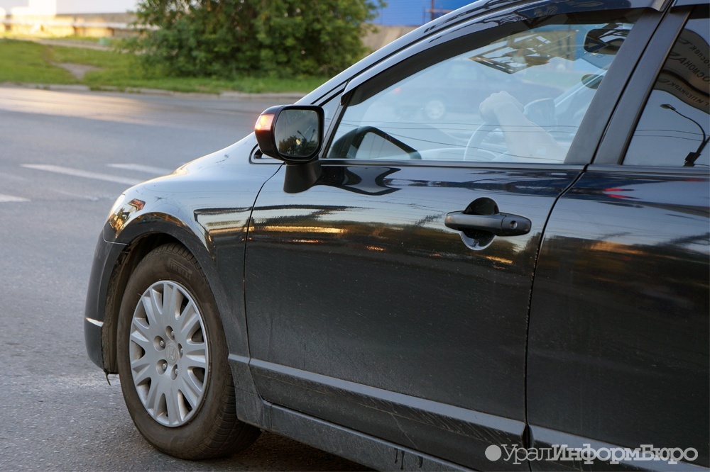 Запрет на поставки автомобилей может привести к росту угонов в России
