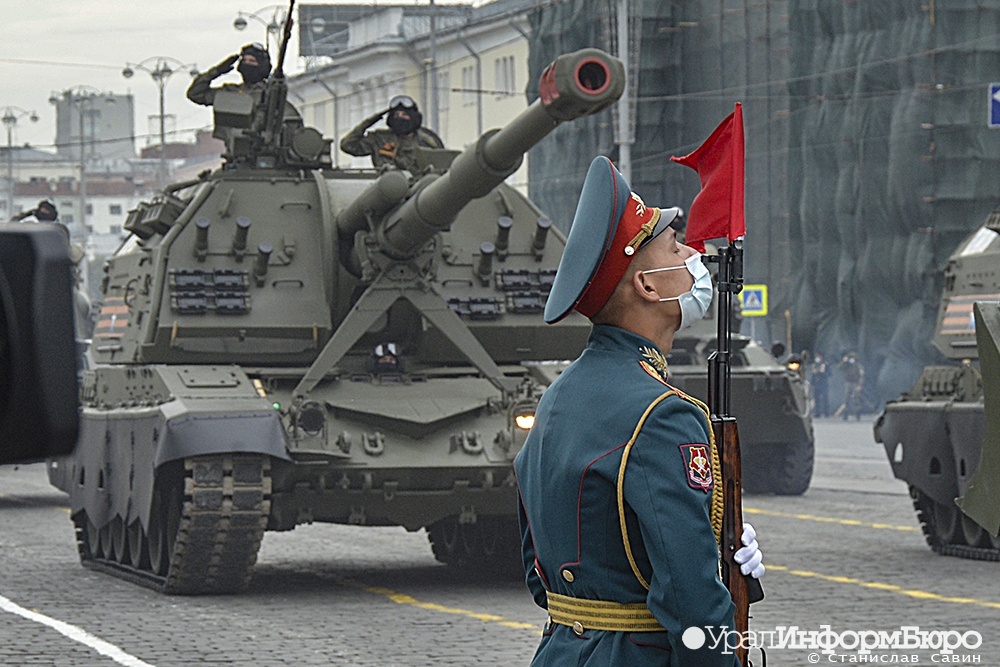 Центр Екатеринбурга перекроют из-за танков