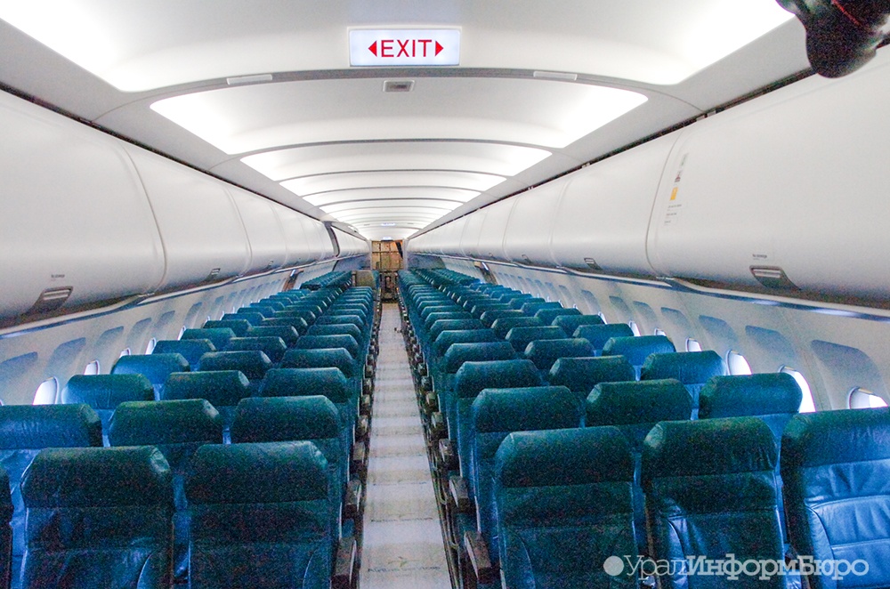 Авиакомпаниям хотят запретить рассаживать пожилых пассажиров с родственниками