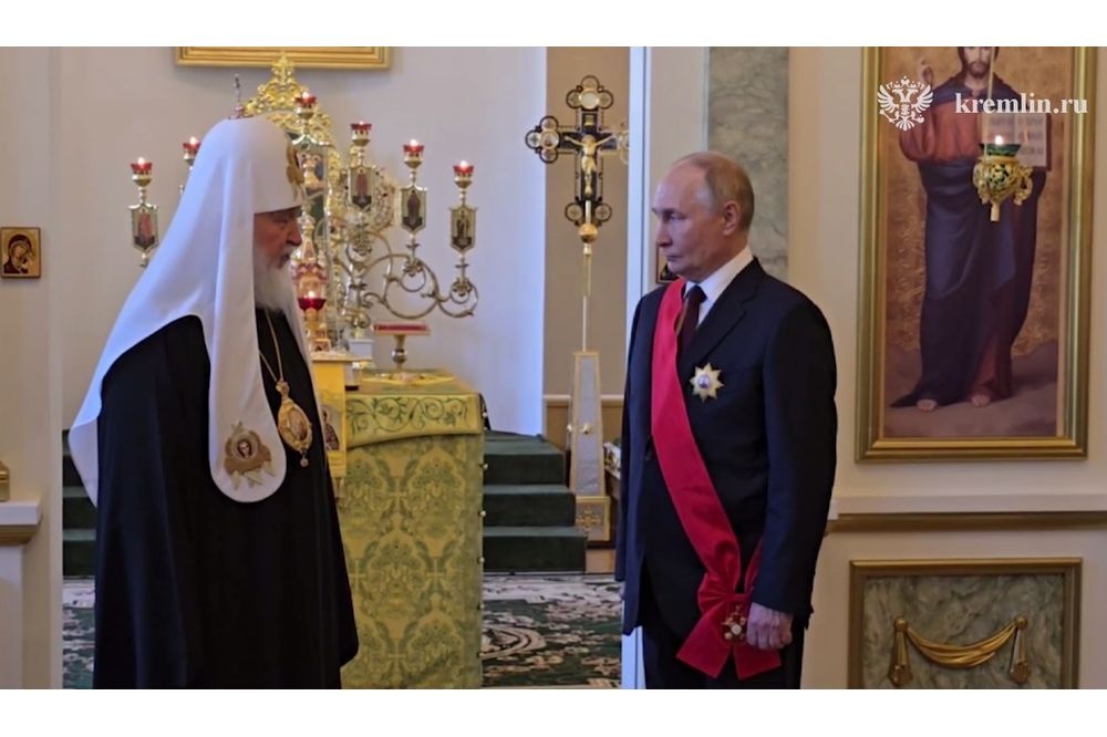 Патриарх Кирилл наградил президента РФ орденом князя Александра Невского