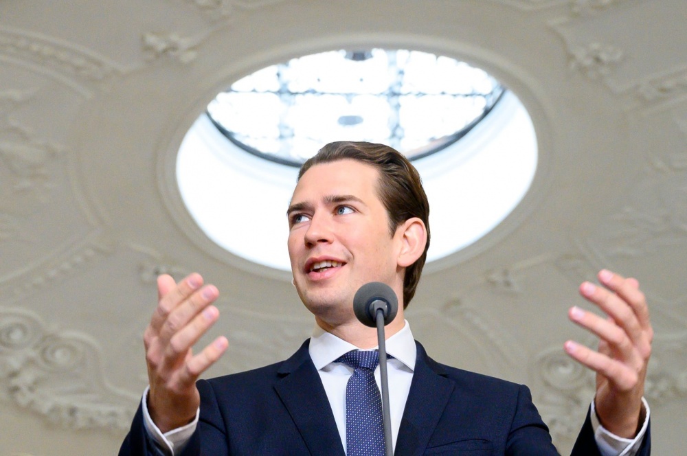 Канцлер Австрии предпочел отставку
