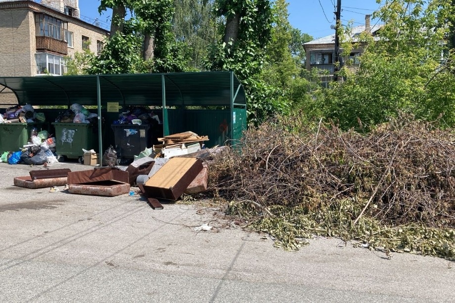Свердловские власти попытаются спасти города от мусорного коллапса