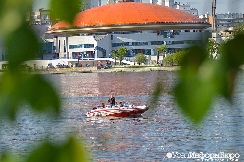 Городской пруд Екатеринбурга намерены очистить от катеров 